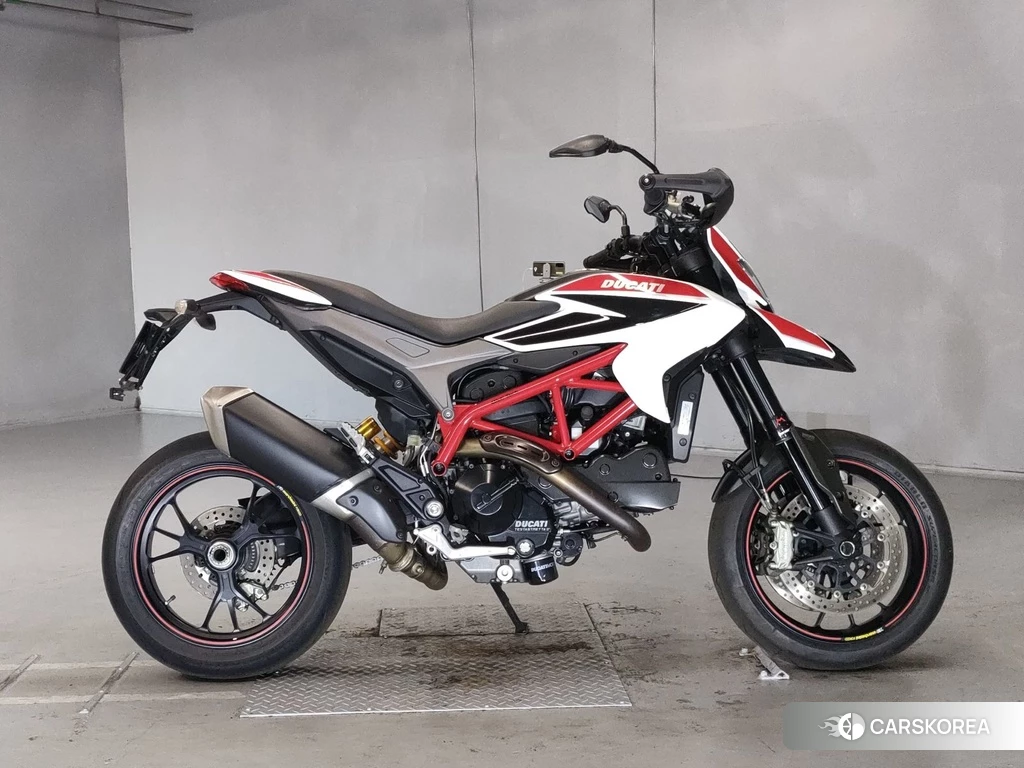 Проданный Ducati HYPERMOTARD 820 SP 2013 из Японии, фото 2