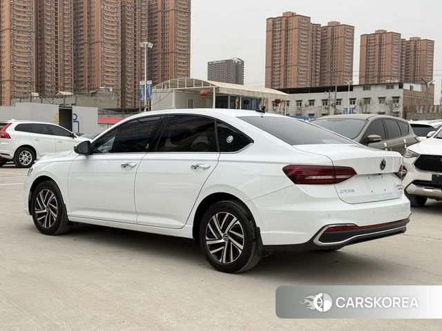 Volkswagen Lavida 2023 Белый из Китая