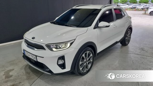 Kia Stonic 2018 Белый из Кореи