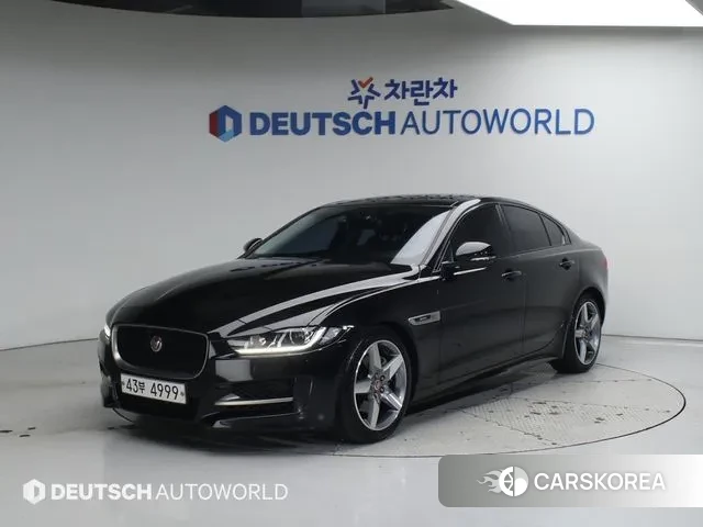 Jaguar XE 2018 Черный из Кореи