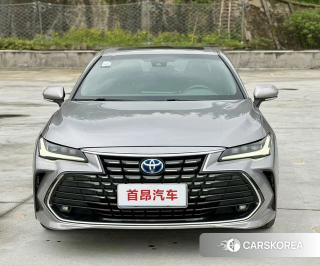 Toyota Asian dragon 2022 Серебристо-серый из Китая
