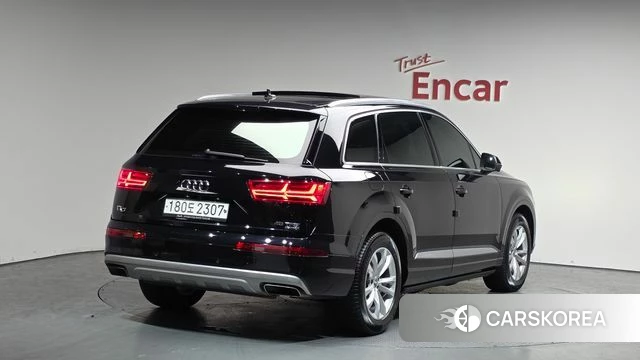 Audi Q7 (4M) 2019 Черный из Кореи
