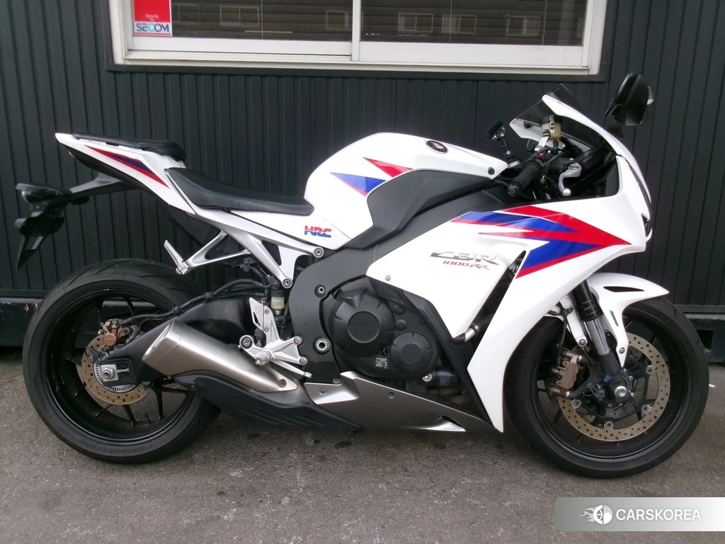 Проданный Honda CBR1000RR ABS id 4059191 из Японии, фото 2