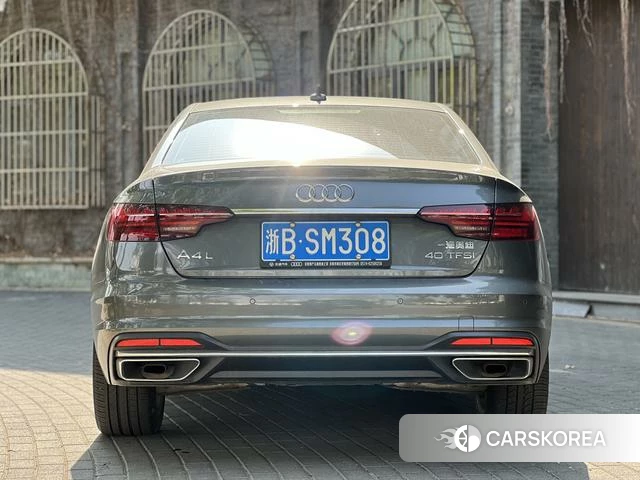 Audi A4L 2020 Темно-серый из Китая