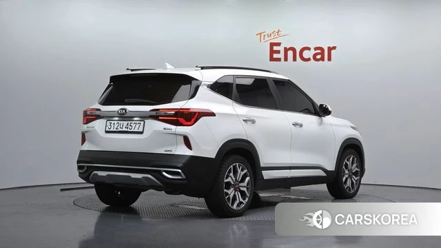 Kia Seltos 2020 Белый из Кореи