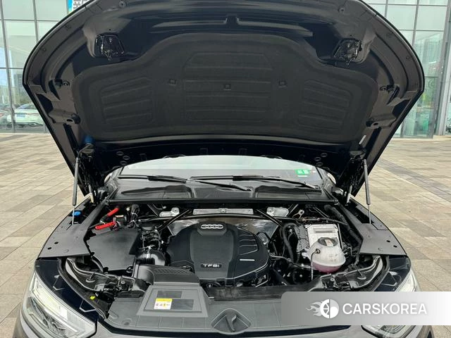 Audi Q5L 2022 Черный из Китая