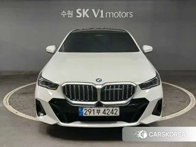 BMW 5 Series (G60) 2024 Белый из Кореи