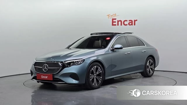 Mercedes-Benz E-Class W214 2025 Синий нефрит из Кореи