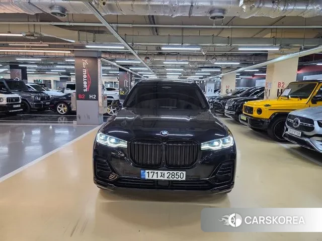 BMW X7 (G07) 2022 Черный из Кореи