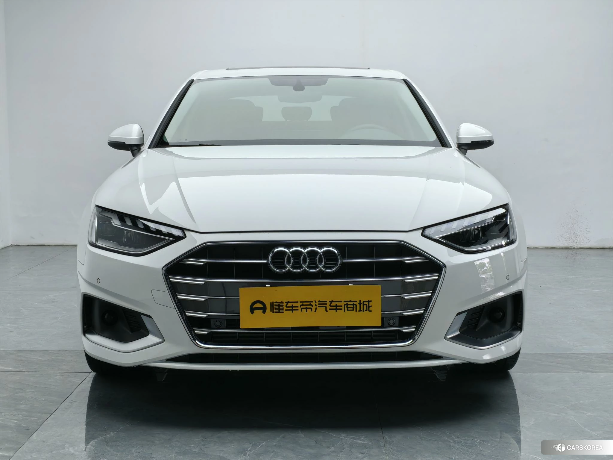 Audi A4L 2021 Белый из Китая