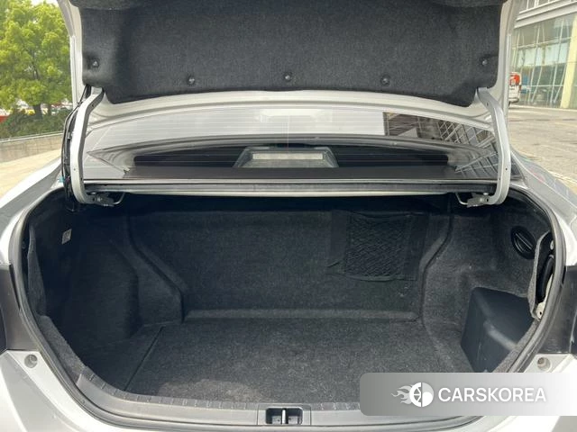 Toyota Ralink Dual Engine E+ 2021 Серебристо-серый из Китая