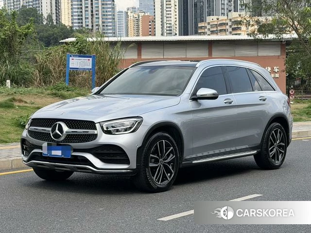 Mercedes-Benz GLC 2023 Серебристо-серый из Китая