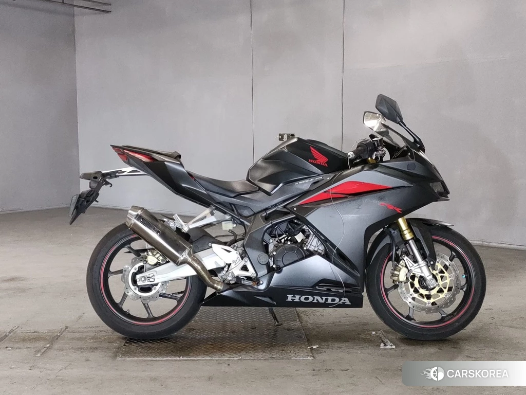 Проданный Honda CBR250RR 2017 из Японии