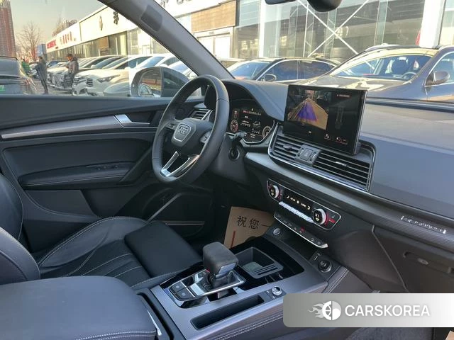 Audi Q5L 2022 Черный из Китая