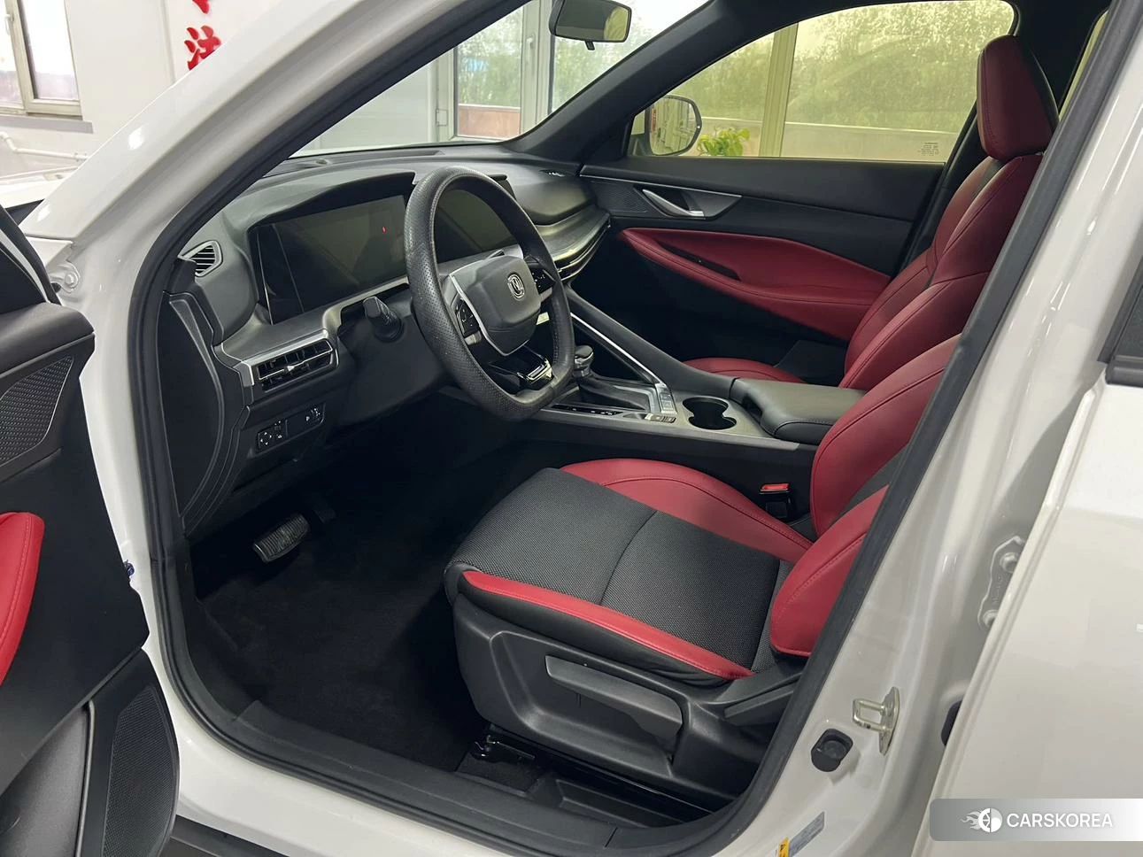Chang'an CS35 PLUS 2023 Белый из Китая