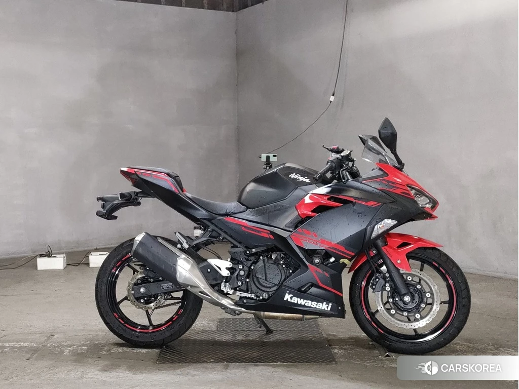 Проданный Kawasaki NINJA 250 2018 из Японии