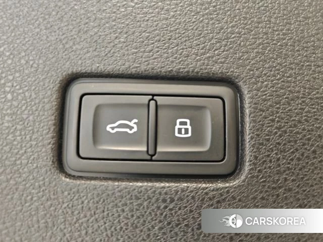 Audi Q8 2021 Синий из Китая