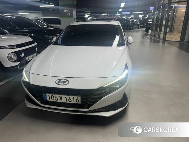 Hyundai Avante Hybrid (CN7) 2022 Белый из Кореи