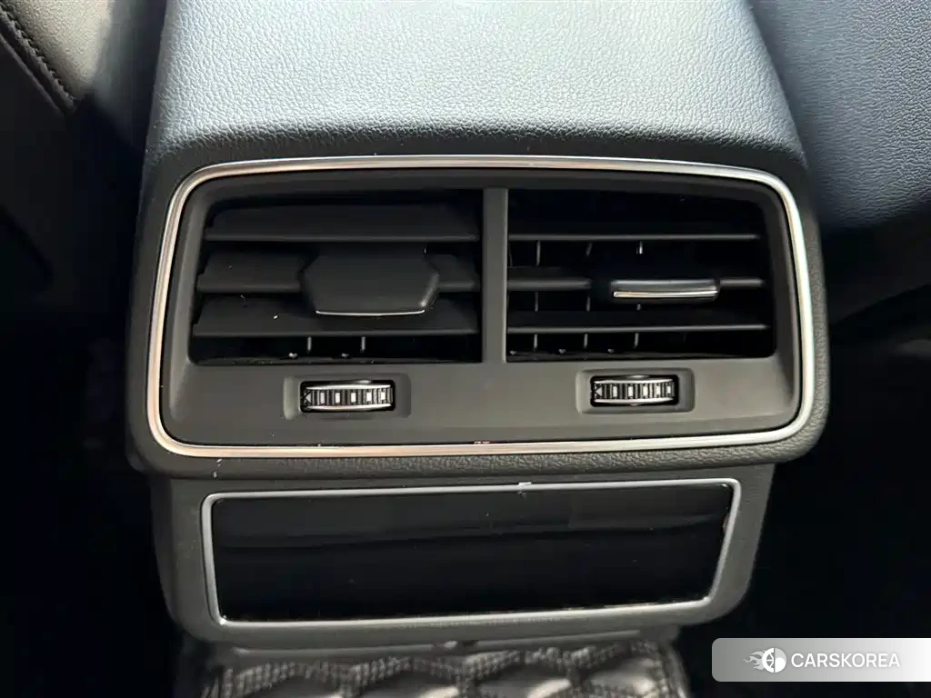 Audi A6 (imported) 2024 Черный из Китая