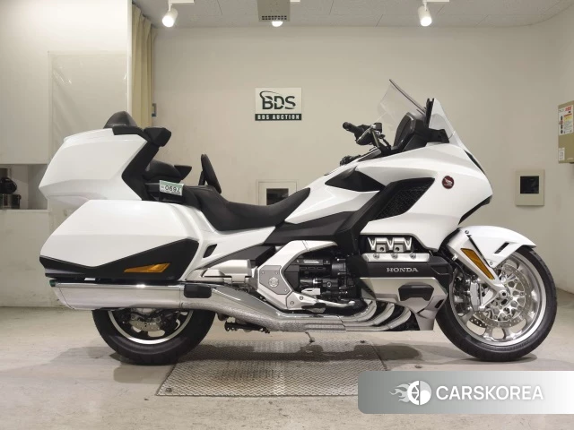 Honda GL1800 TOUR DCT 2026 из Японии