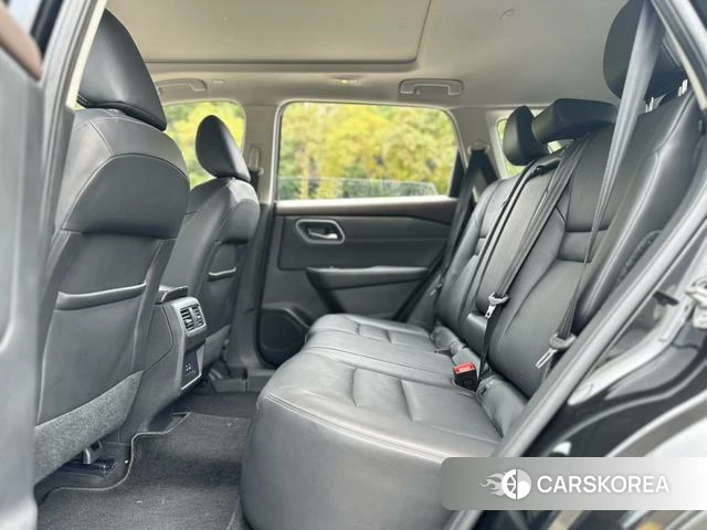 Nissan Qijun 2022 Черный из Китая