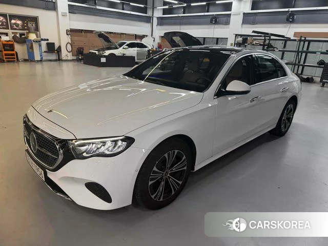 Mercedes-Benz E-Class W214 2025 Белый из Кореи