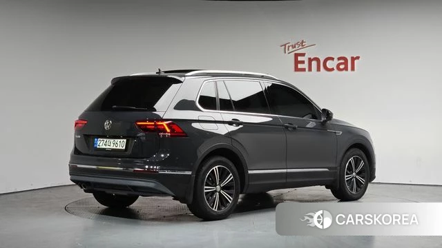 Volkswagen Tiguan second Generation 2020 Серый из Кореи