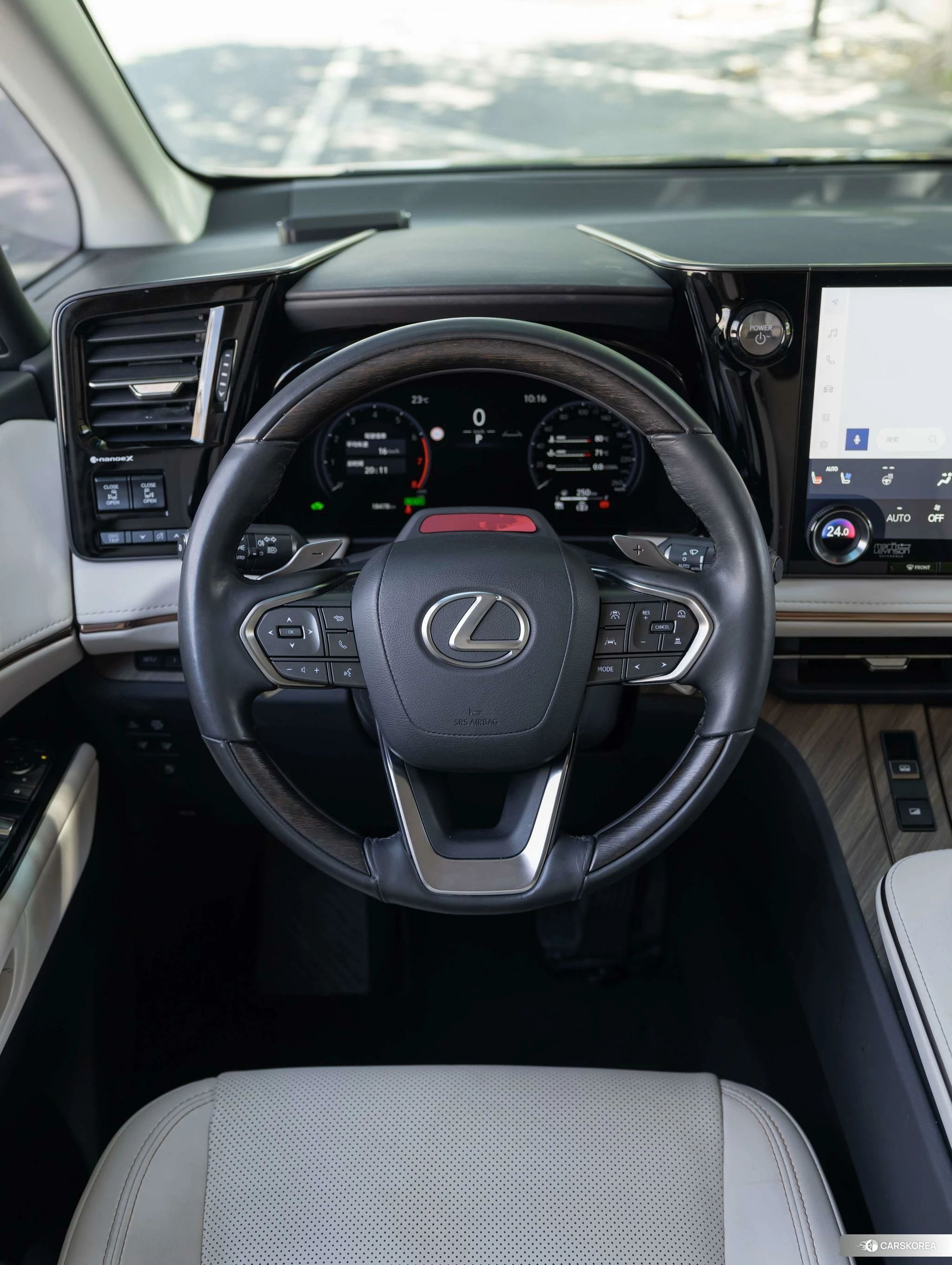 Lexus LM 2023 Черный из Китая