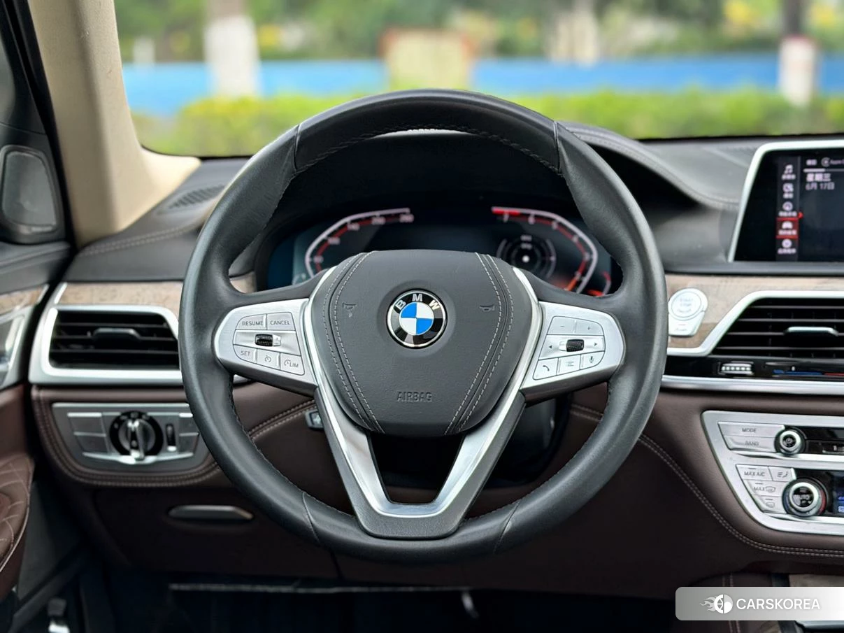 BMW 7 series 2021 Шампань из Китая