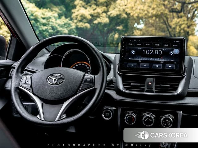 Toyota YARIS L Zhixuan 2023 Красный из Китая