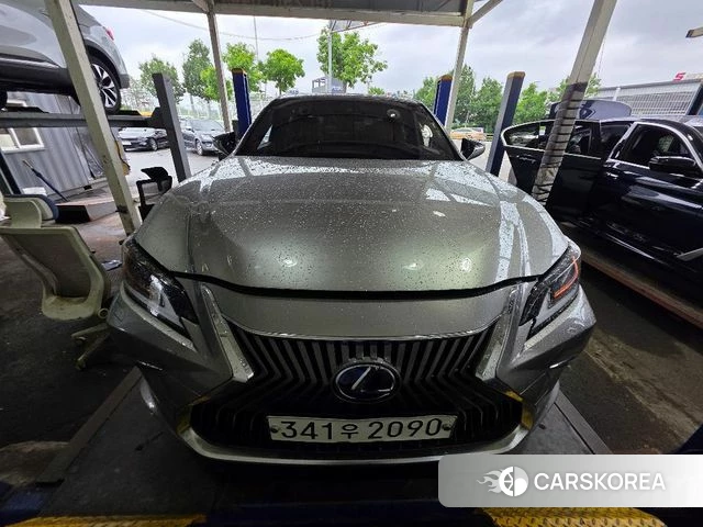 Lexus ES300h 7th generation 2020 Серебряный из Кореи