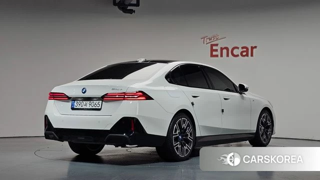 BMW 5 Series (G60) 2024 Белый из Кореи