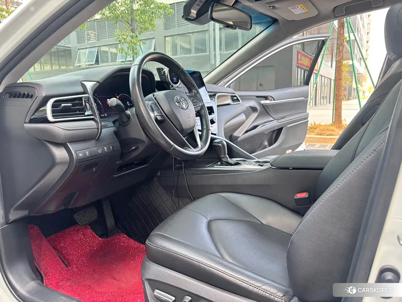 Toyota Camry 2023 Белый из Китая