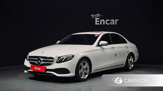 Mercedes-Benz E-Class W213 2018 Белый из Кореи