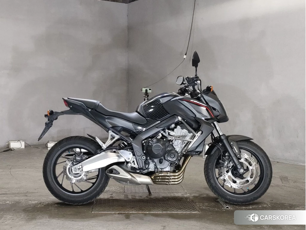 Проданный Honda CB650F 2014 из Японии