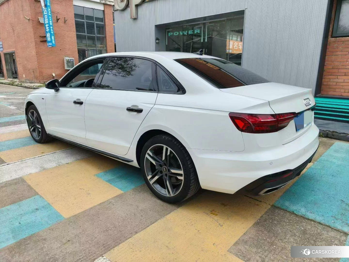 Audi A4L 2021 Белый из Китая