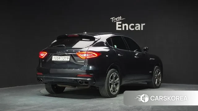 Maserati Levante 2019 Черный из Кореи