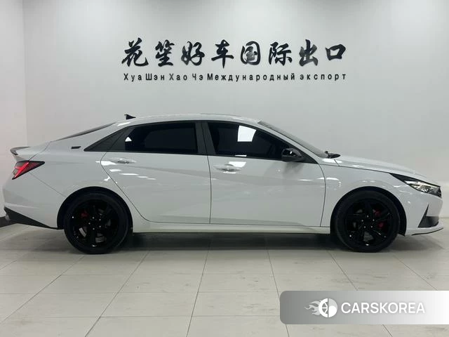 Hyundai Elantra 2022 Белый из Китая