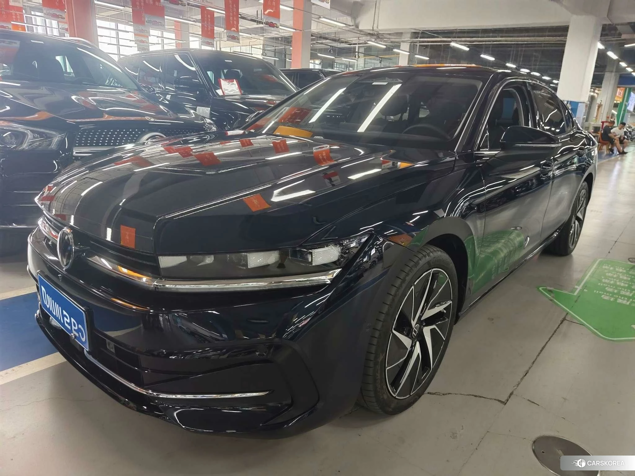 Volkswagen Magotan 2024 Синий из Китая
