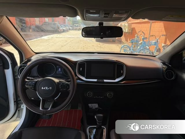 Kia Yi Ran 2022 Белый из Китая