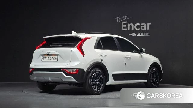 Kia Di Ol Nu Niro 2022 Белый из Кореи