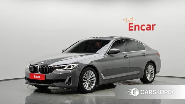 BMW 5 Series (G30) 2022 Серебристо-серый из Кореи