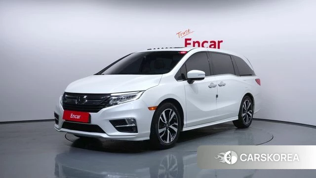 Honda Odyssey 2019 Белый из Кореи