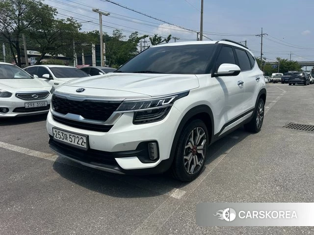 Kia Seltos 2021 Белый из Кореи