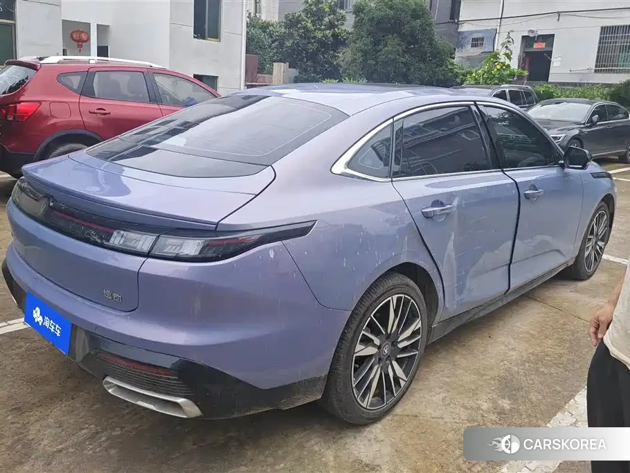 Chang'an Yidong 2026 Синий из Китая