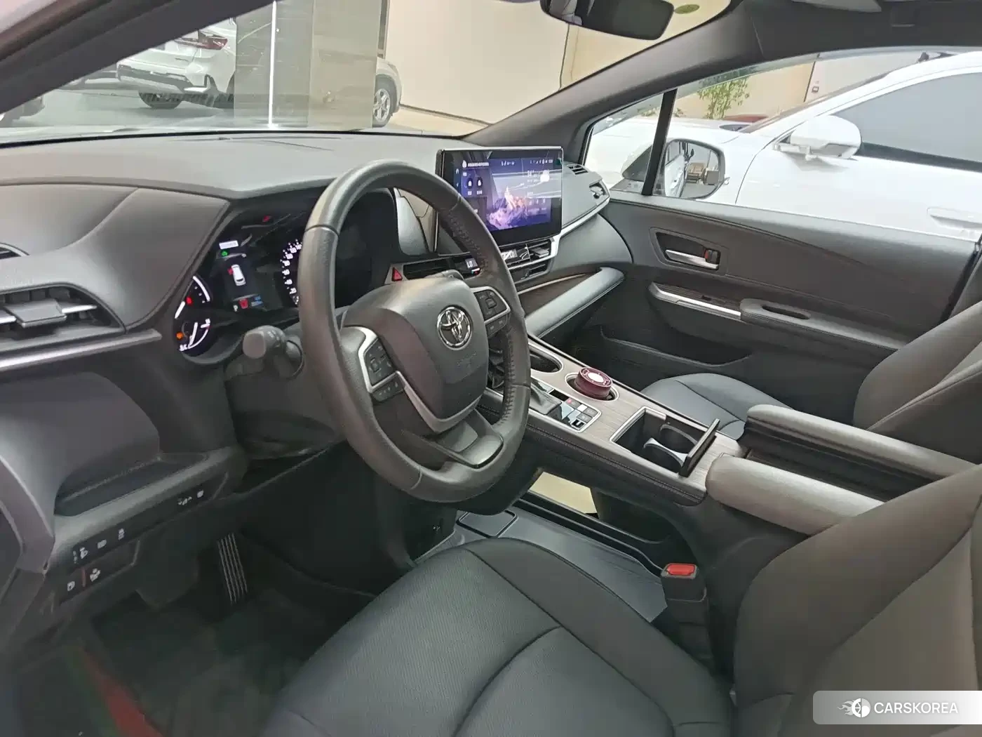 Toyota Sienna 2026 Белый из Китая