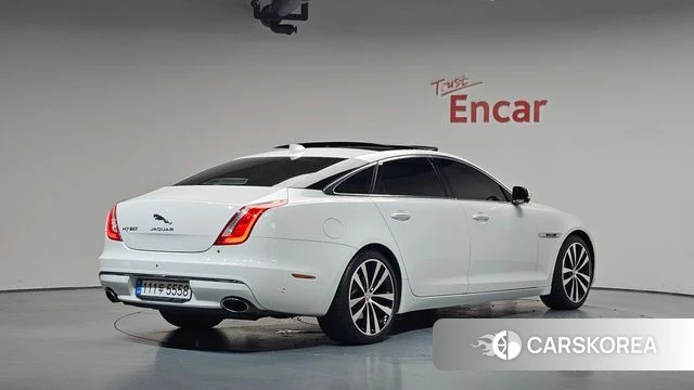 Jaguar All New XJ 2019 Белый из Кореи