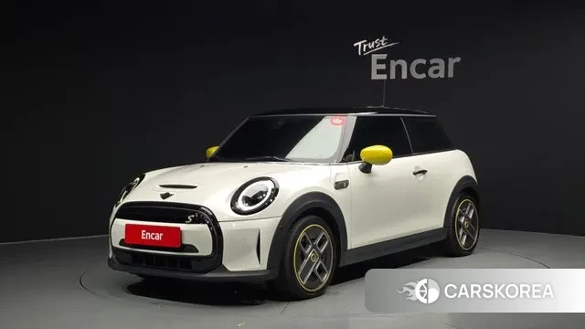 Mini Cooper Electric 2023 Белый из Кореи