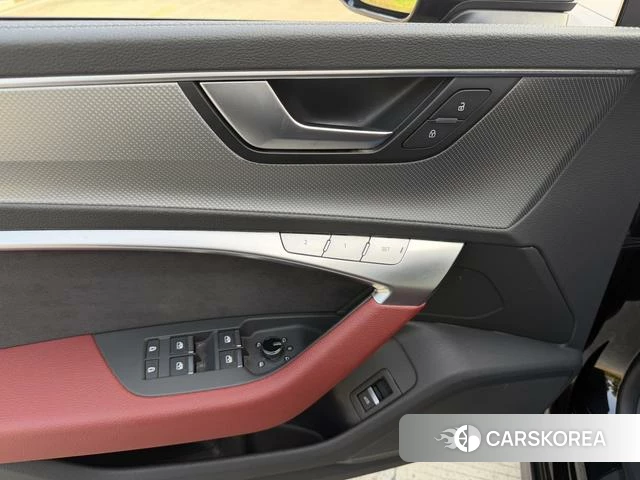 Audi A7L 2023 Темно-серый из Китая