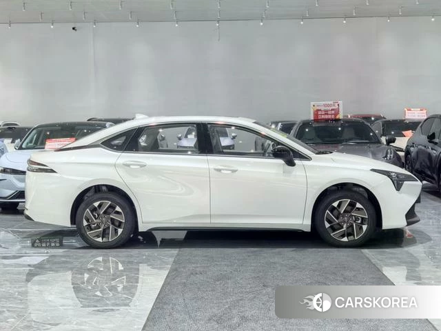 Aian AION S 2025 Белый из Китая